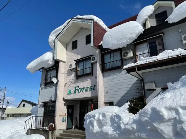 朝発バス/池袋発 スキー亭フォレスト 舞子スノーリゾート 選べるリフト券|ゲレンデまで徒歩1分の好立地!毎年リピーターの方にご好評いただいているお宿です♪1